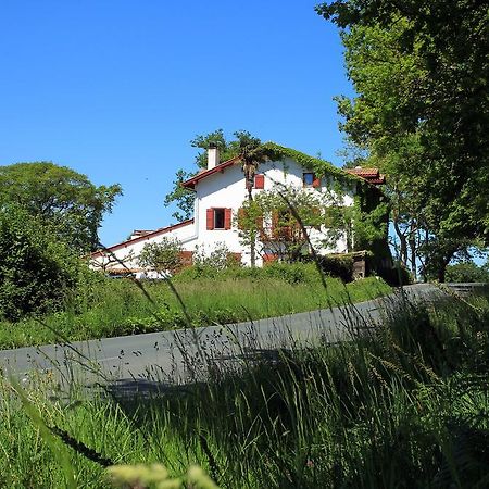 La Ferme Ostalapia Bed & Breakfast Ahetze ภายนอก รูปภาพ