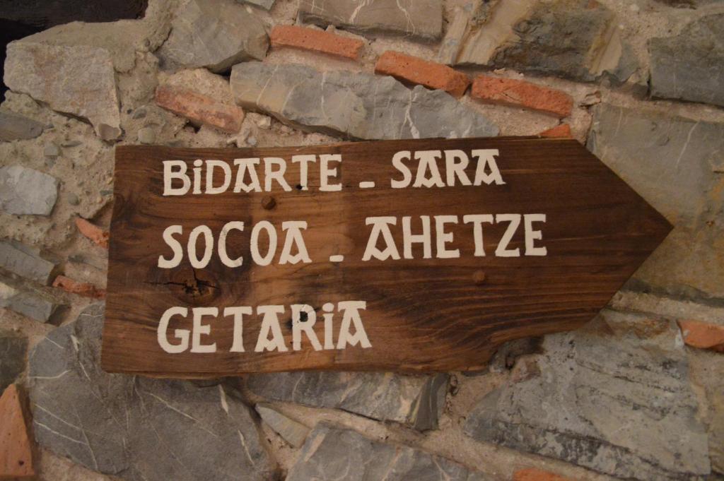 La Ferme Ostalapia Bed & Breakfast Ahetze ภายนอก รูปภาพ